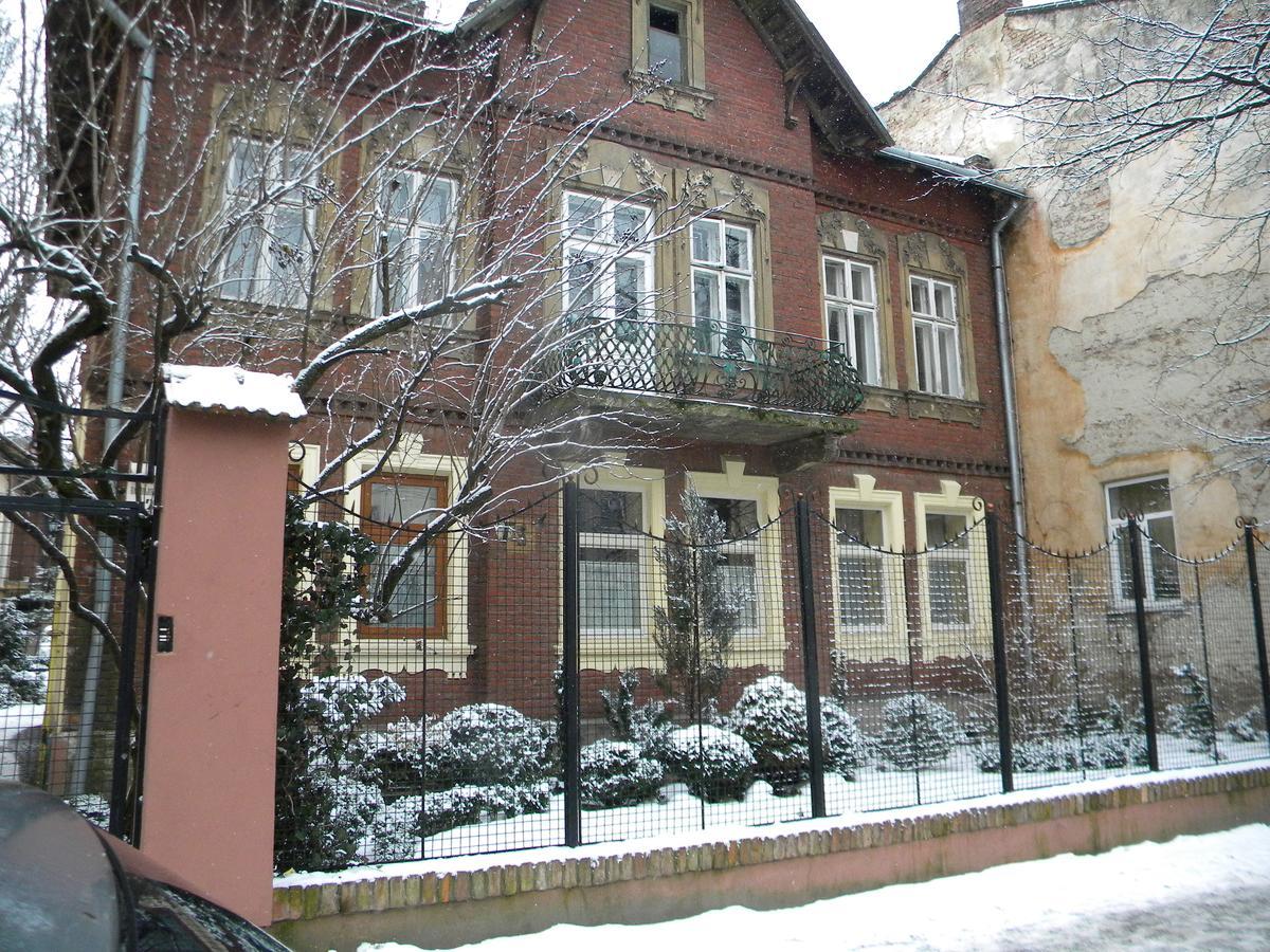 At Anchevskih 3 Lviv